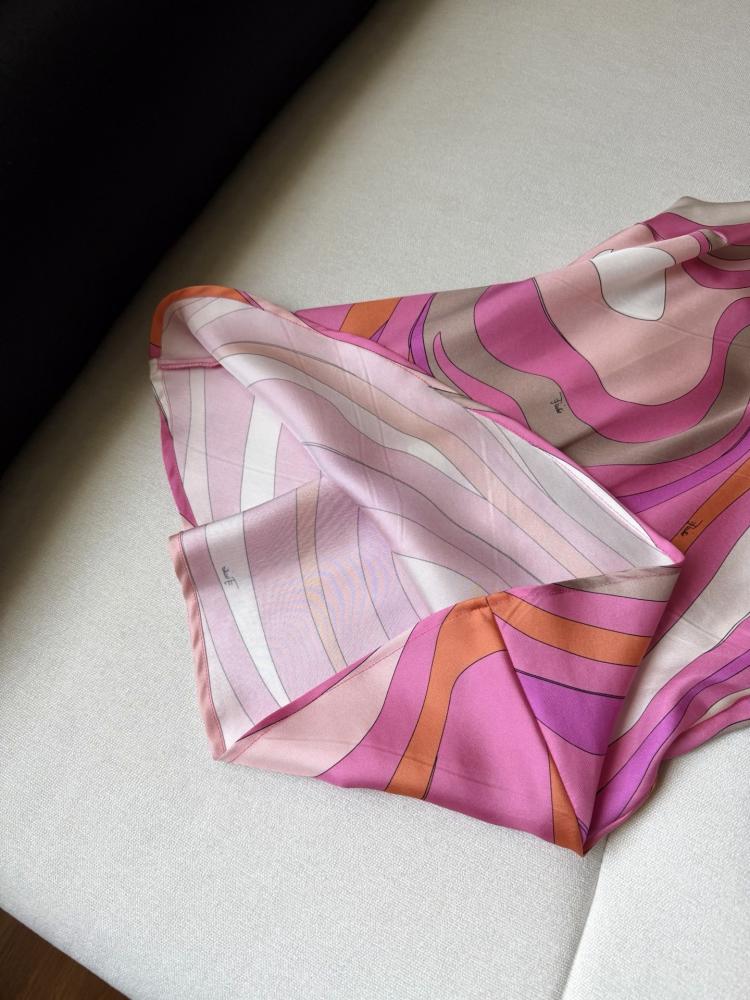توب Pucci