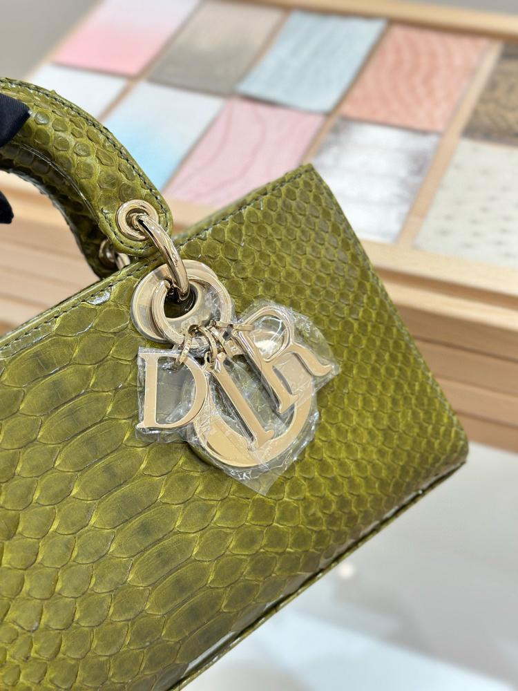 شنطة ديور Snakeskin Dior