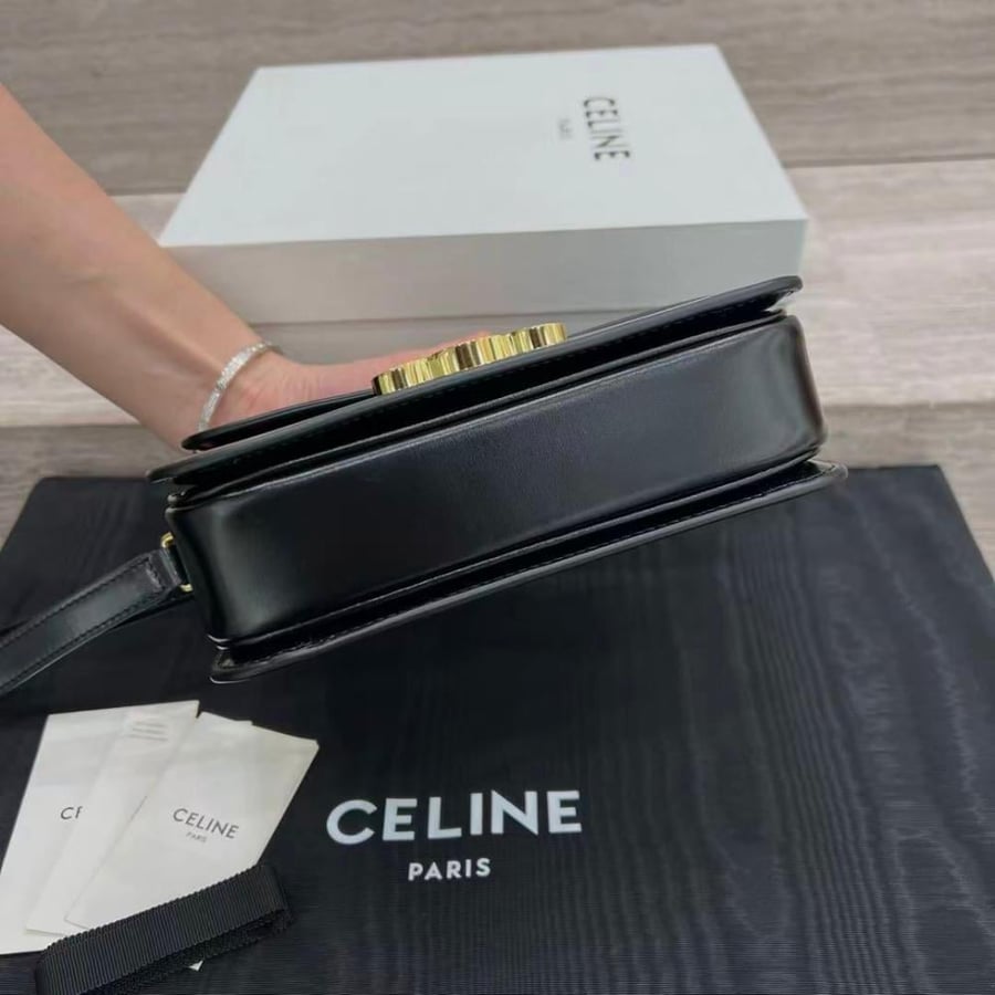 شنطة سيلين Teen Triomphe مقاس 18.5cm