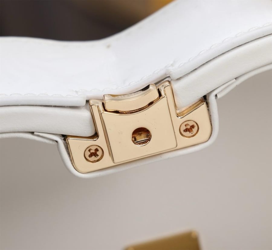 شنطة دولتشي اند غابانا DG Logo Bag box handbag
