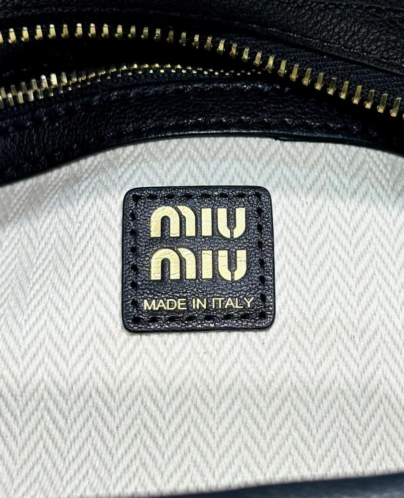 شنطة Miu Miu