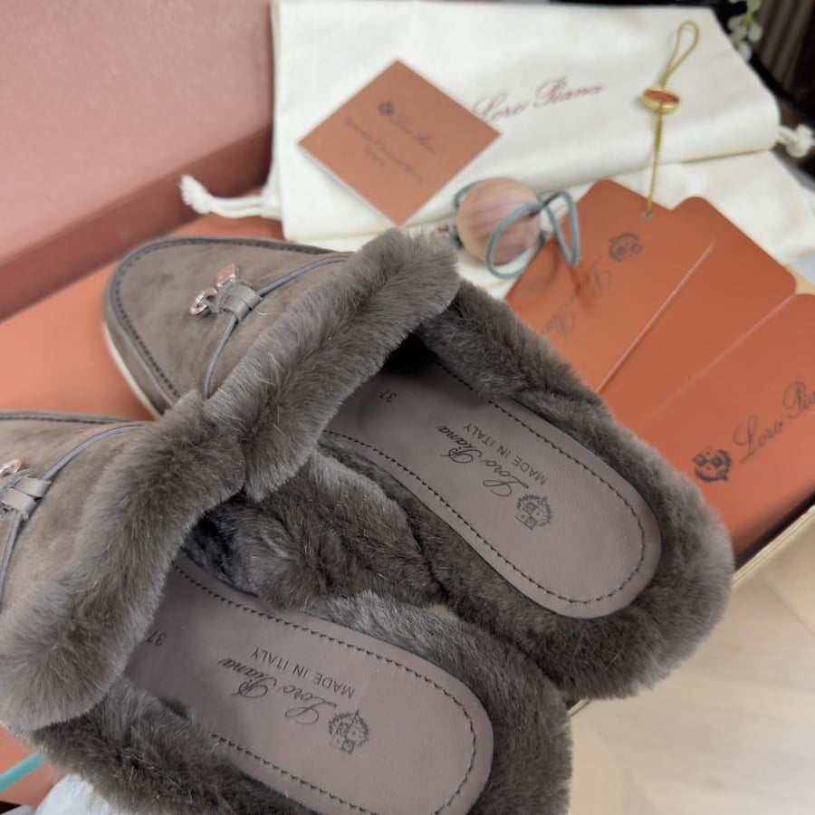 سليبر فلات لورو بيانا Suede Fur