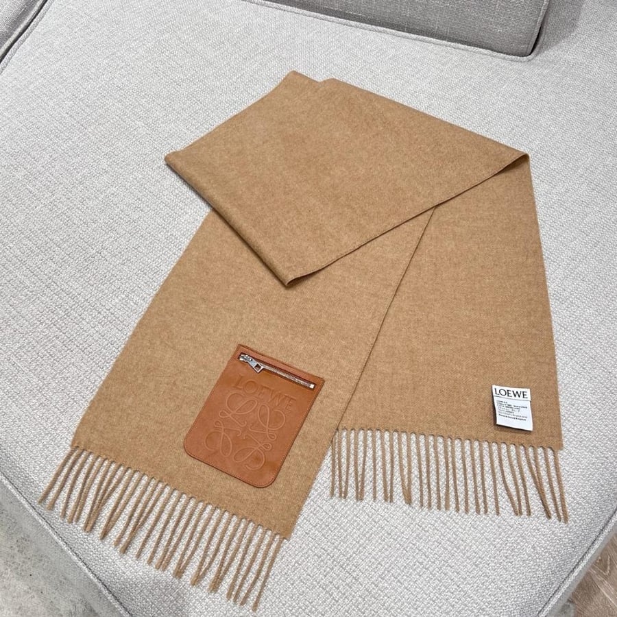 سكارف Loewe