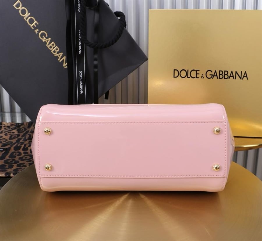 . شنطة دولتشي اند غابانا Medium Sicily handbag