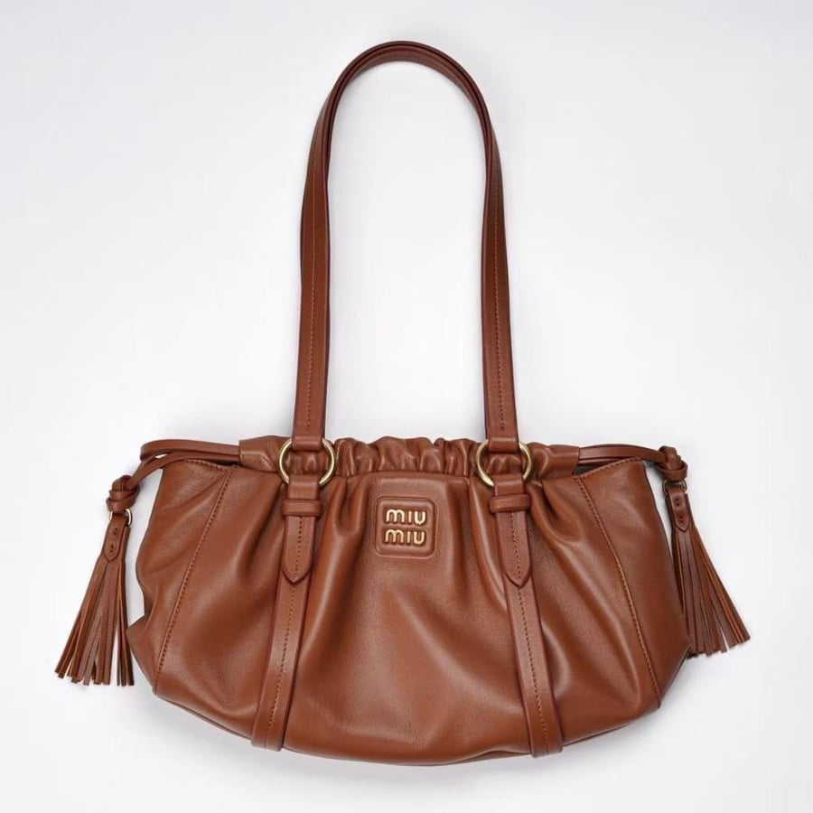 شنطة Miu Miu Joie NAppa مقاس 32cm