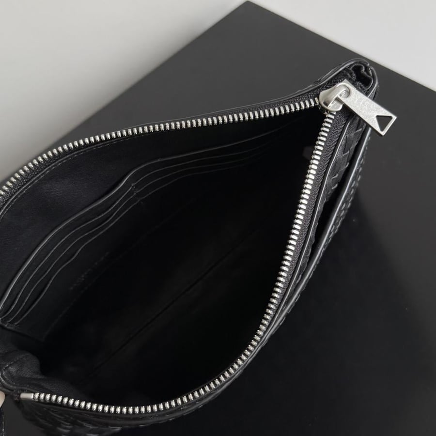 شنطة بوتيغا BOTTEGA prism