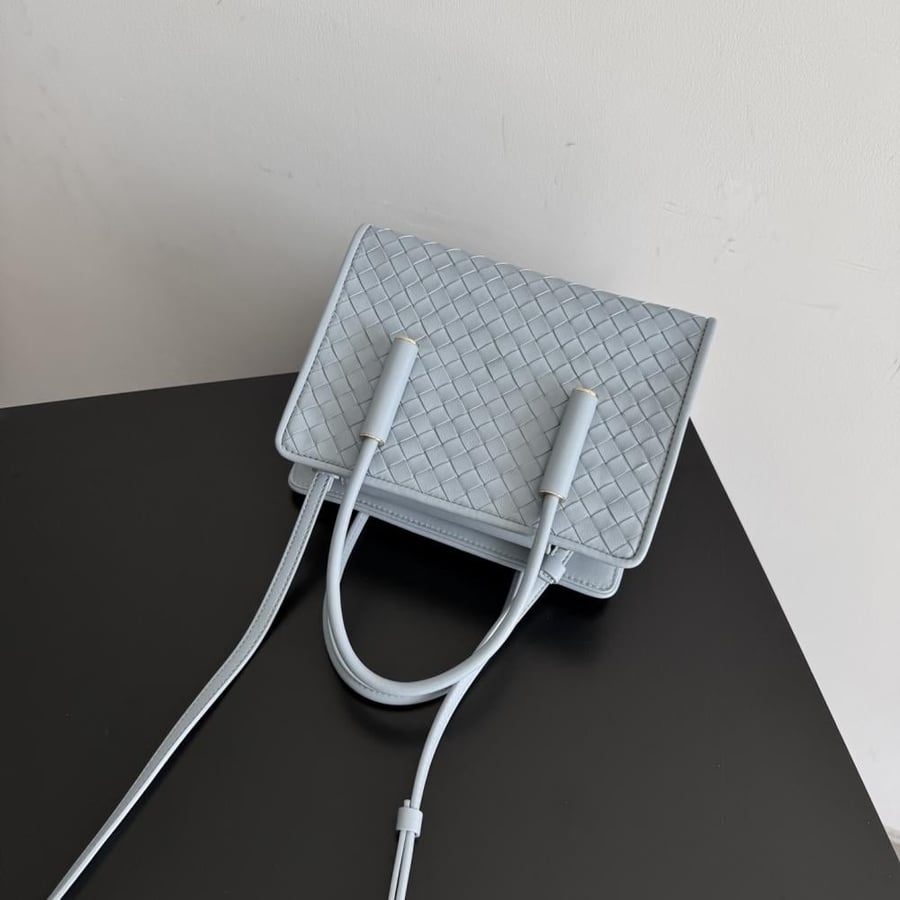 شنطة بوتيغا Baby barbara Bottega