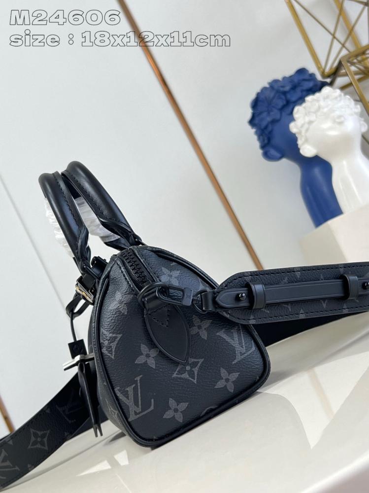 شنطة لويس فيتون Speedy Bandoulière مقاس 18
