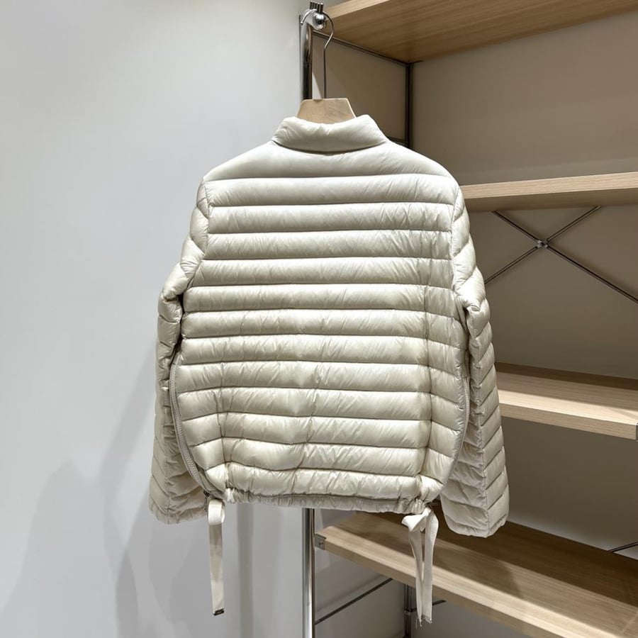 جاكيت Moncler