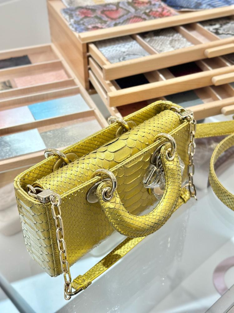 شنطة ديور Snakeskin Dior