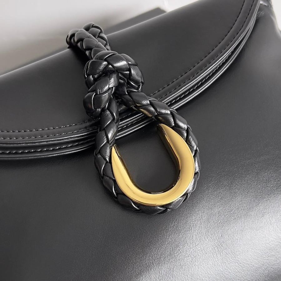 شنطة بوتيغا Winter Liberta مقاس 27cm