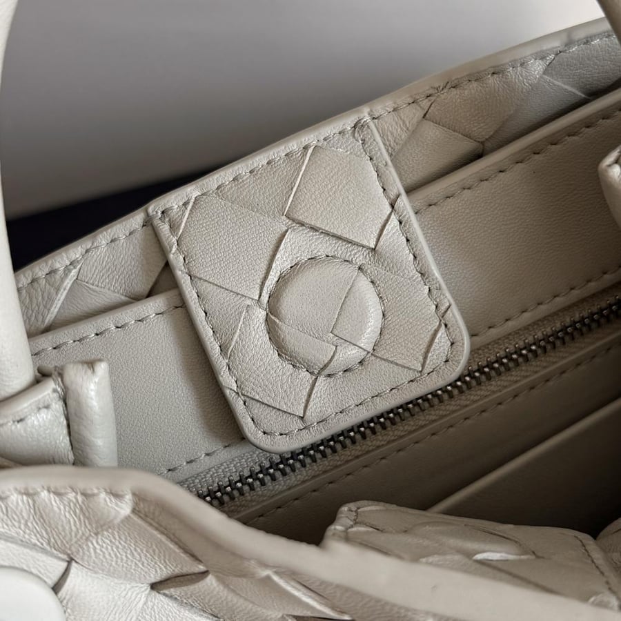 شنطة بوتيغا Mini Andiamo Bottega