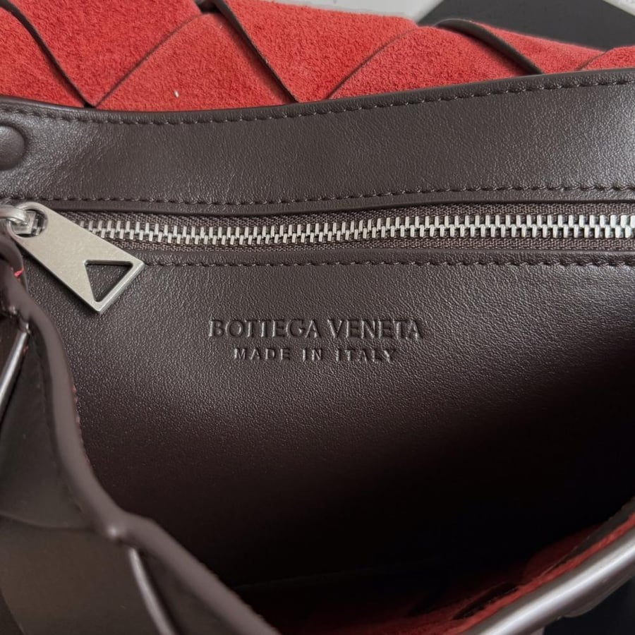 شنطة بوتيغا Diago Bottega