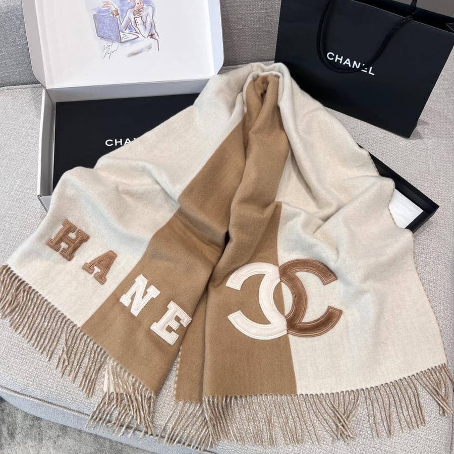 سكارف Chanel