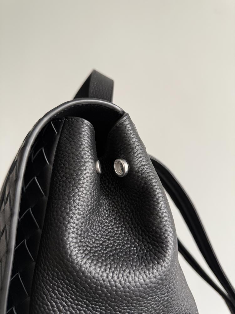 شنطة بوتيغا School Bag Bottega