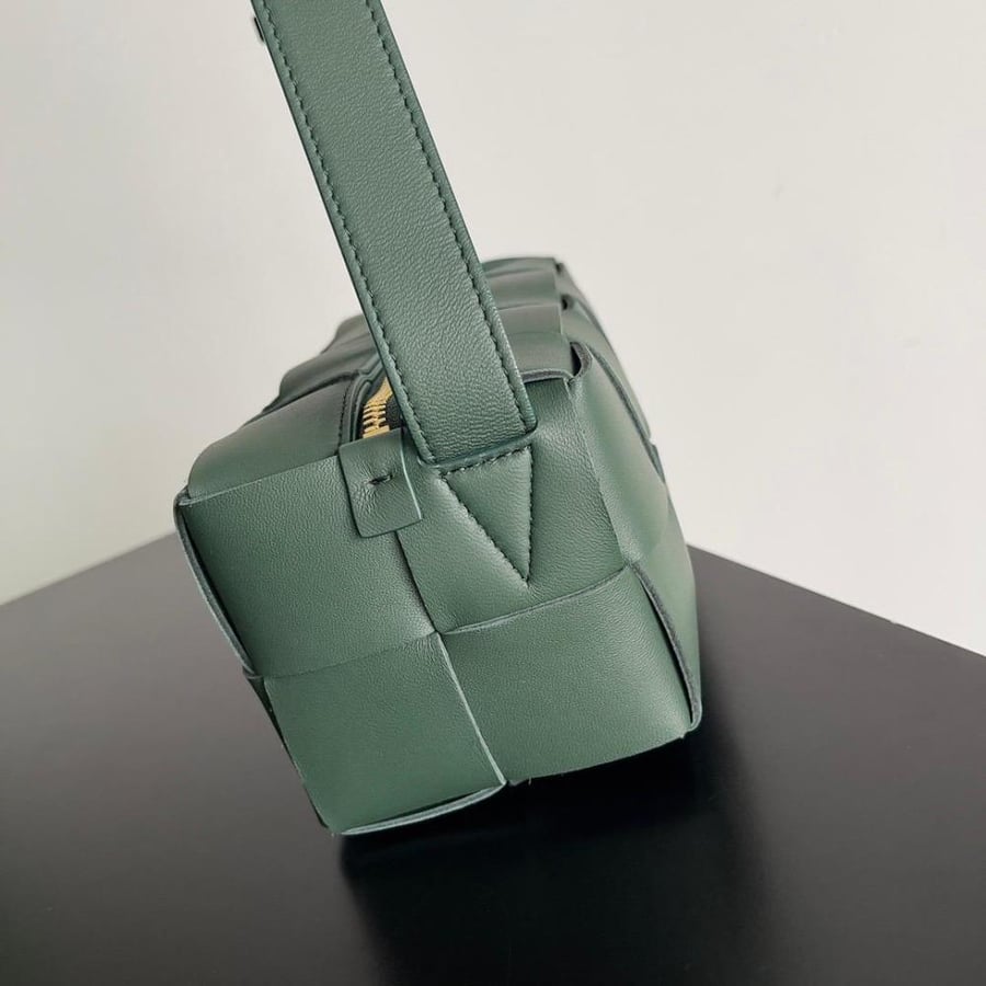 شنطة  بوتيغا Brick Cassette مقاس 23.5cm