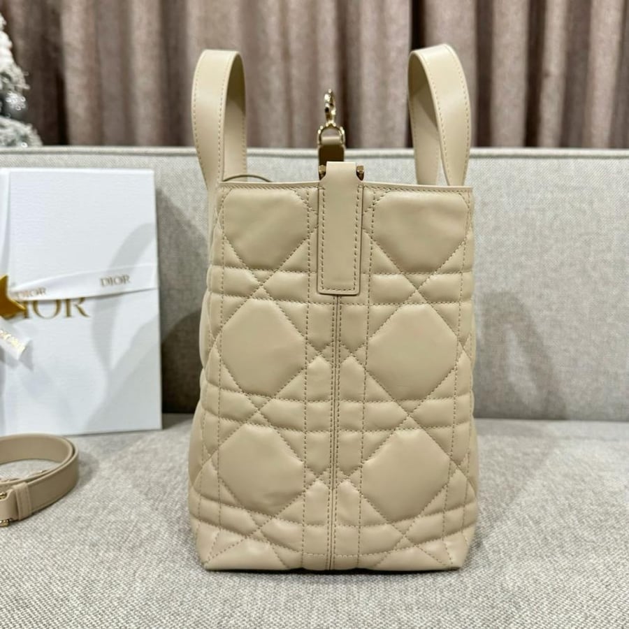 شنطة ديور Small Dior Toujours Bag مقاس 23cm