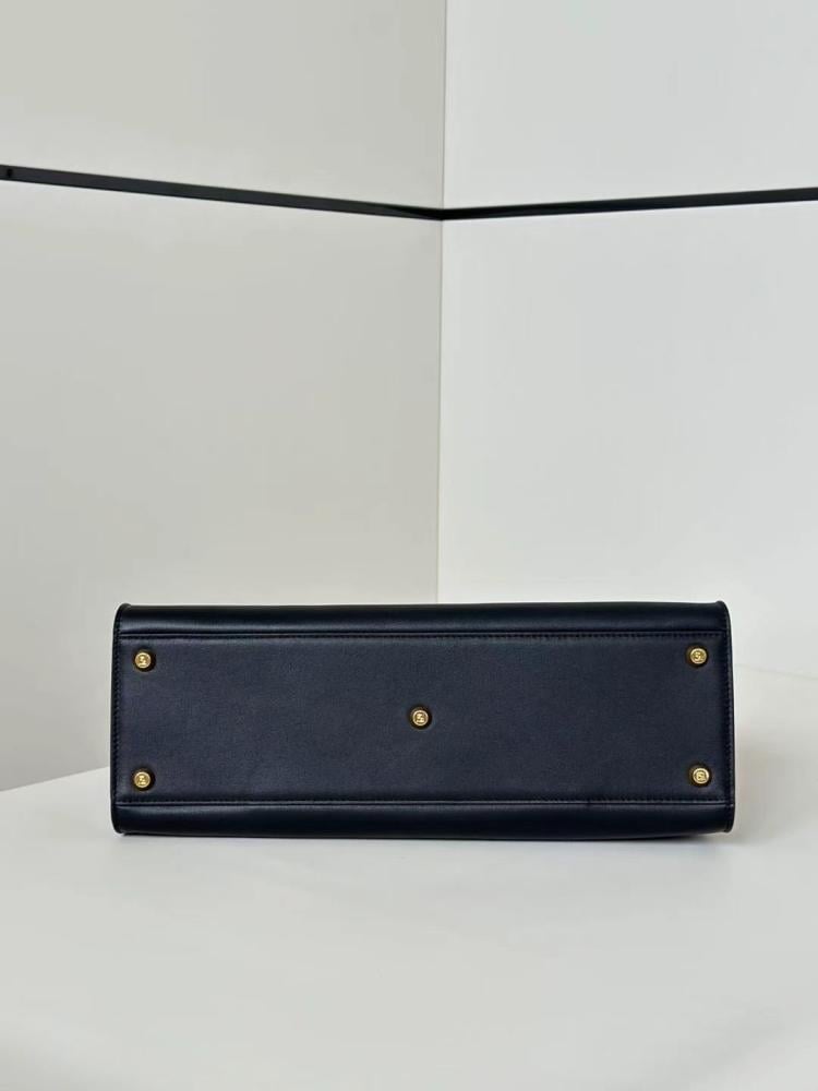 . شنطة فيندي مقاس 36cm