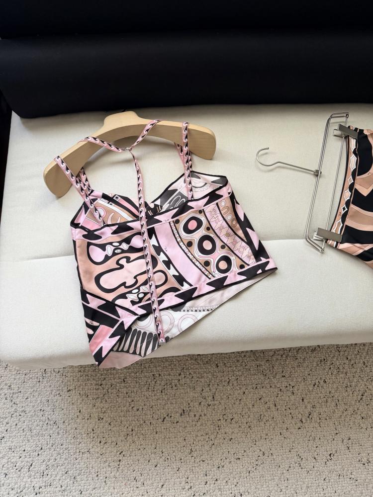 توب Pucci