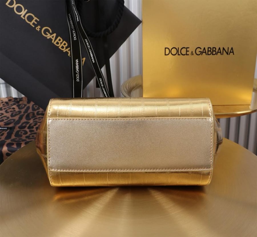 . شنطة دولتشي اند غابانا Medium Sicily handbag