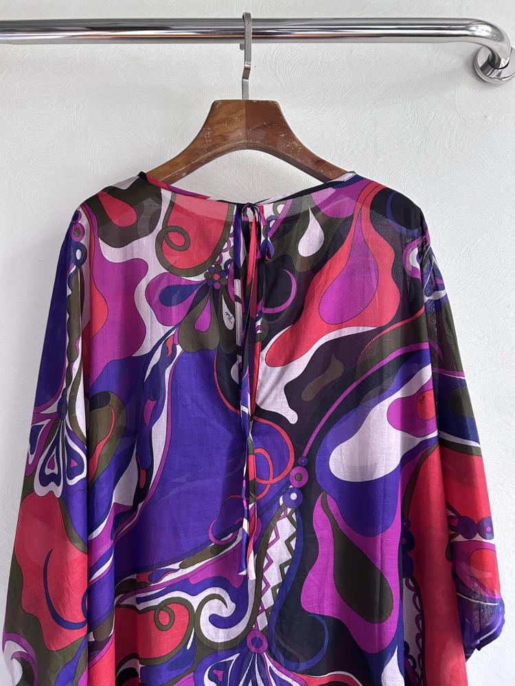 فستان Pucci.