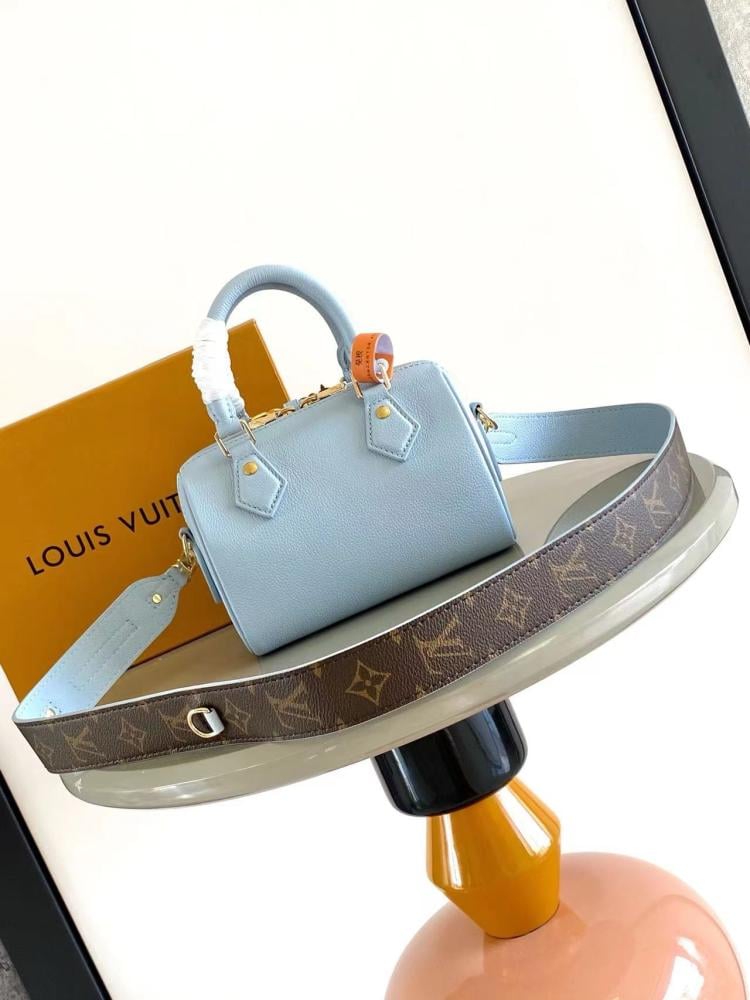 شنطة لويس فيتون Speedy Bandoulière مقاس 18