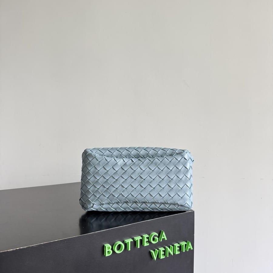 شنطة بوتيغا Small campana Bottega