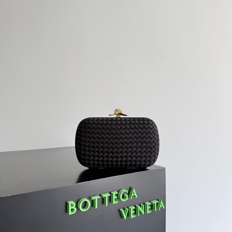 شنطة بوتيغا Veneta knot Bottega