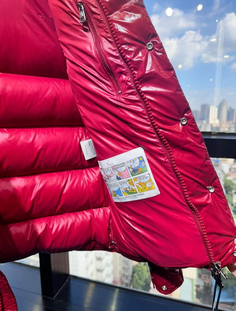 جاكيت Moncler