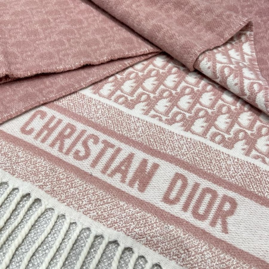 سكارف Dior