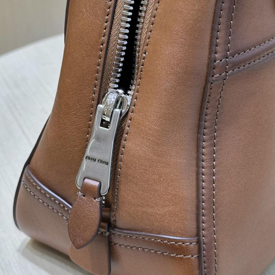 شنطة ميو ميو Small Vivant Miumiu مقاس 32 cm