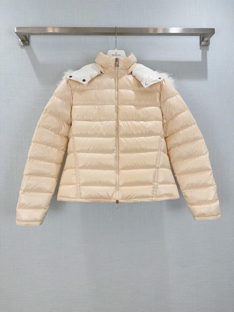 جاكيت Moncler