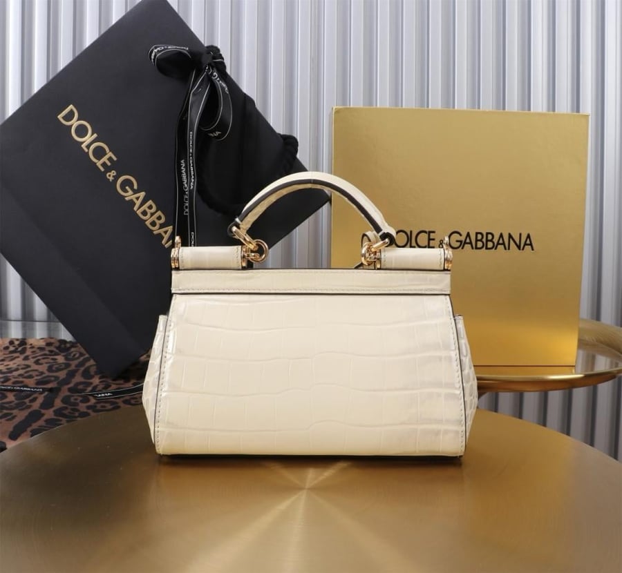 . شنطة دولتشي اند غابانا  Small Sicily handbag
