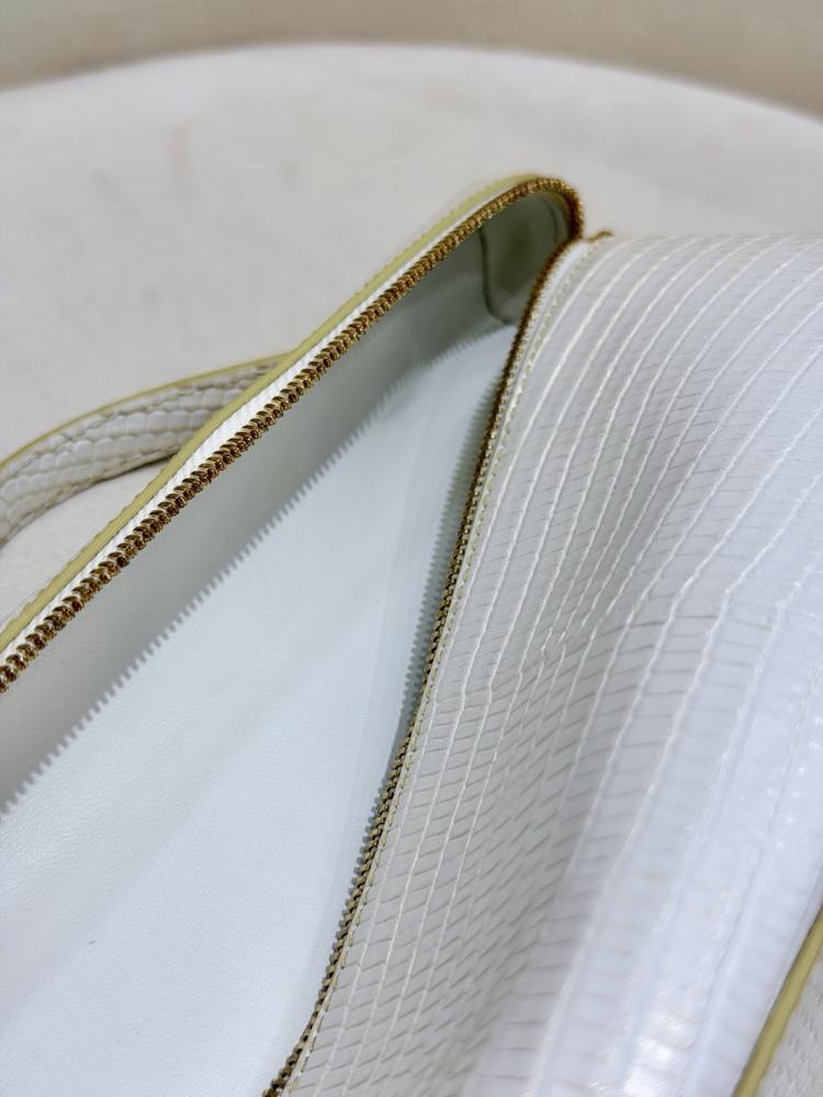 شنطة لورو بيانا Extra Poket Lizard Lora piana مقاس 19 cm