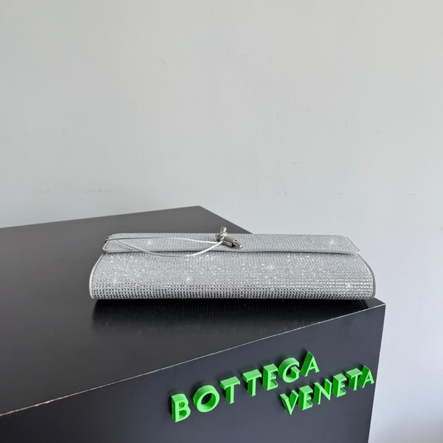 شنطة بوتيغا Andiamo clutch Bottega