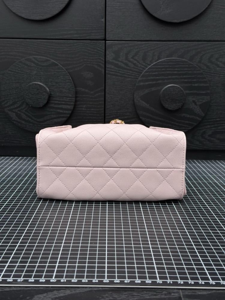 شنطة شانيل Mini hopo bag 22cm
