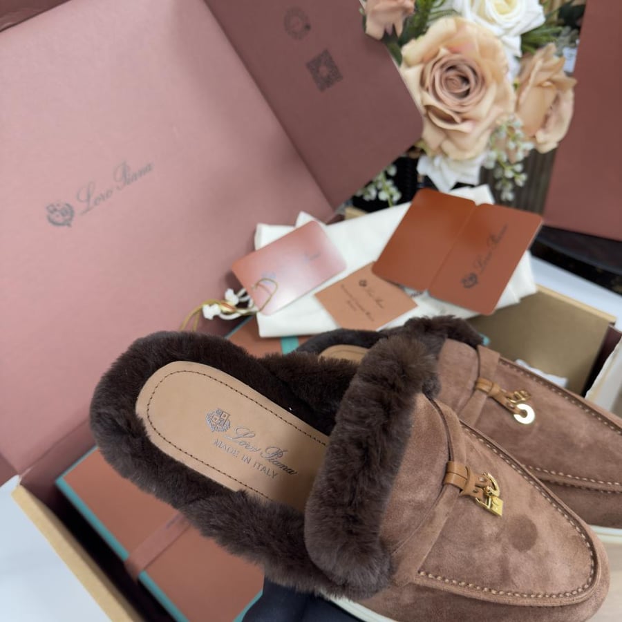 سليبر فلات لورو بيانا Suede Fur