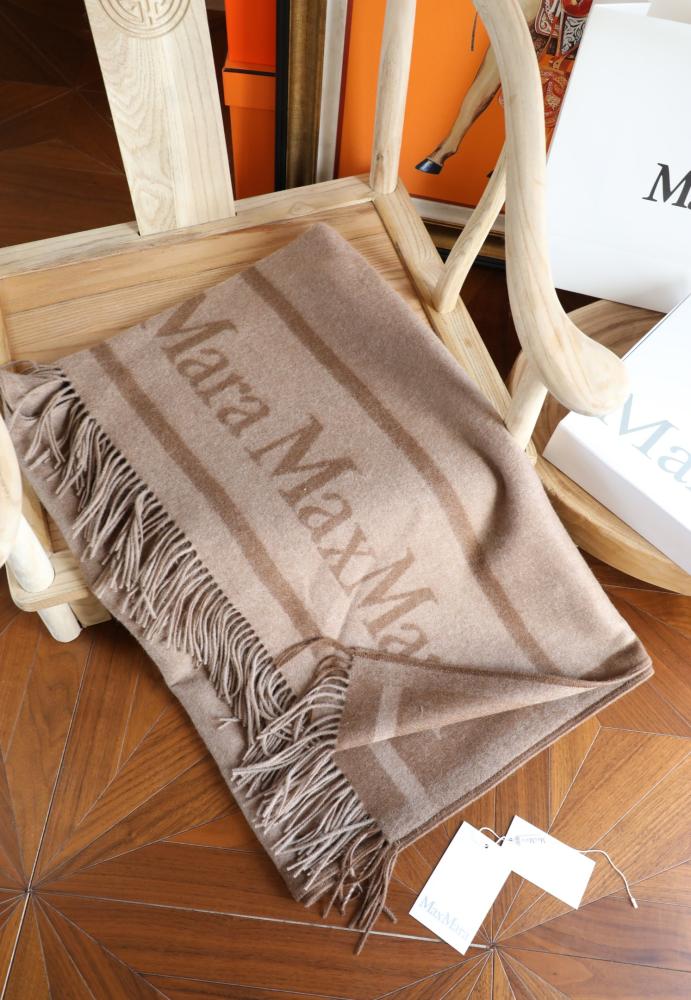 كاب MaxMara