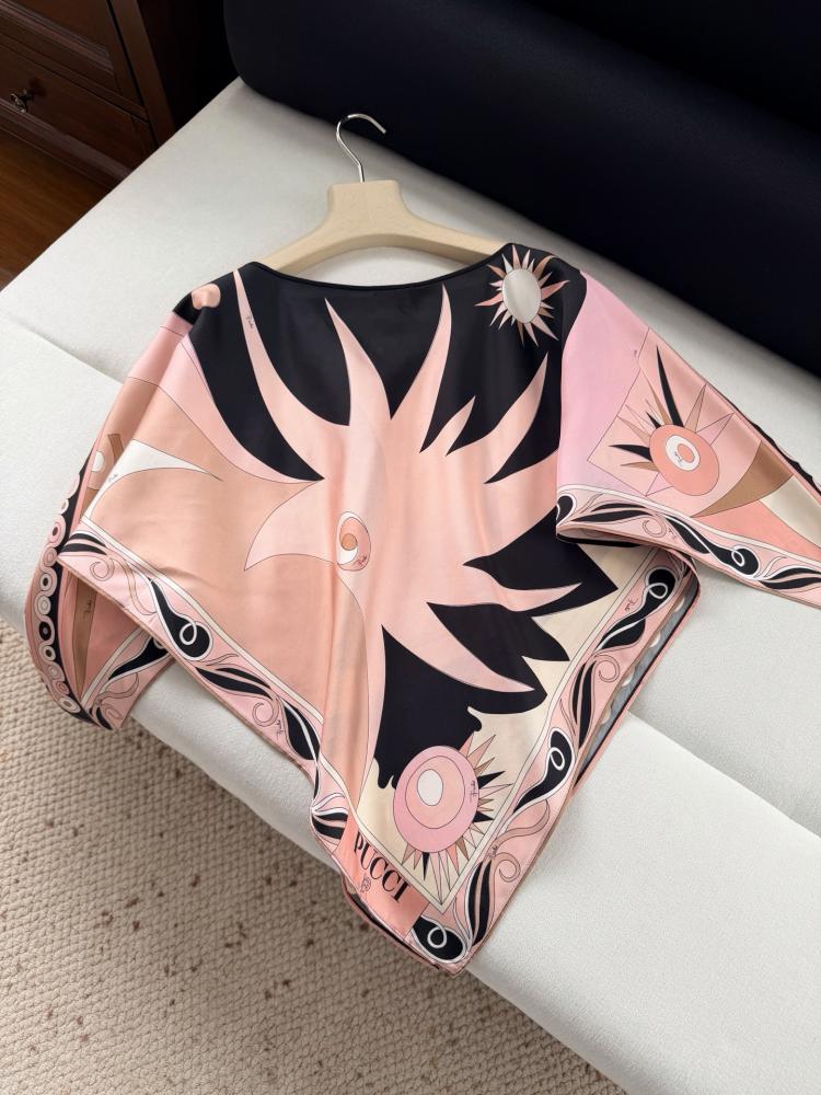 كاب Pucci.