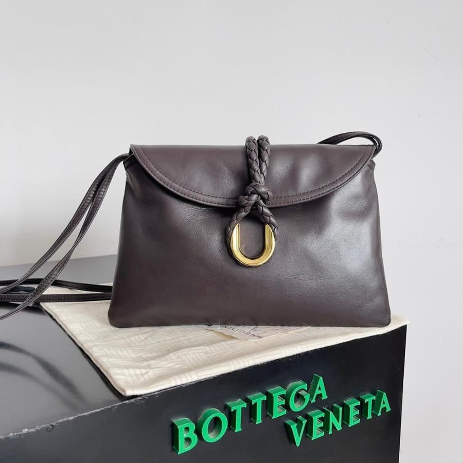 شنطة بوتيغا Winter Liberta مقاس 27cm