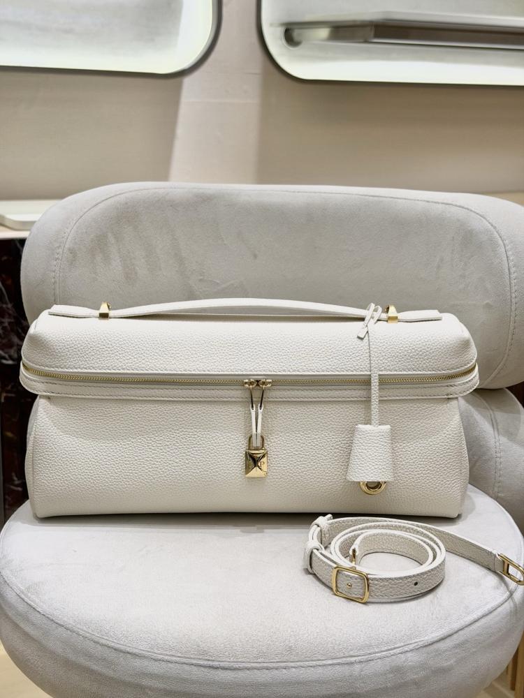 شنطة لورو بيانا Extra Softy Lora piana مقاس 33 cm