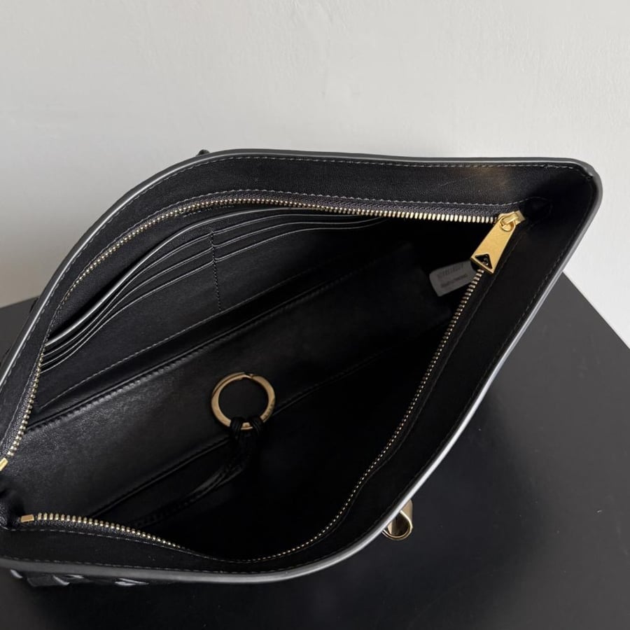 باوتش بوتيغا BOTTEGA