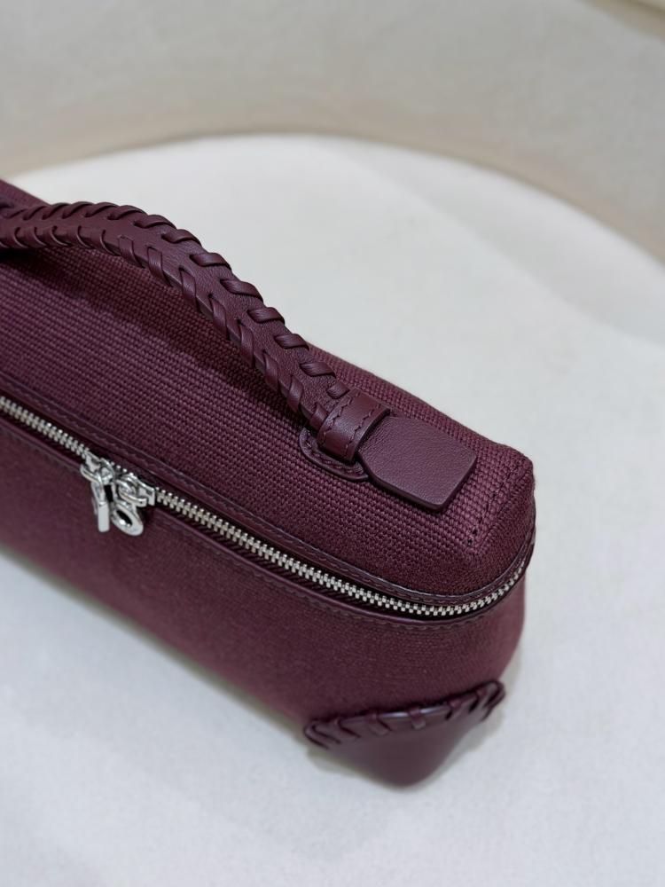 شنطة لورو بيانا Cowhide Lora piana مقاس 19 cm