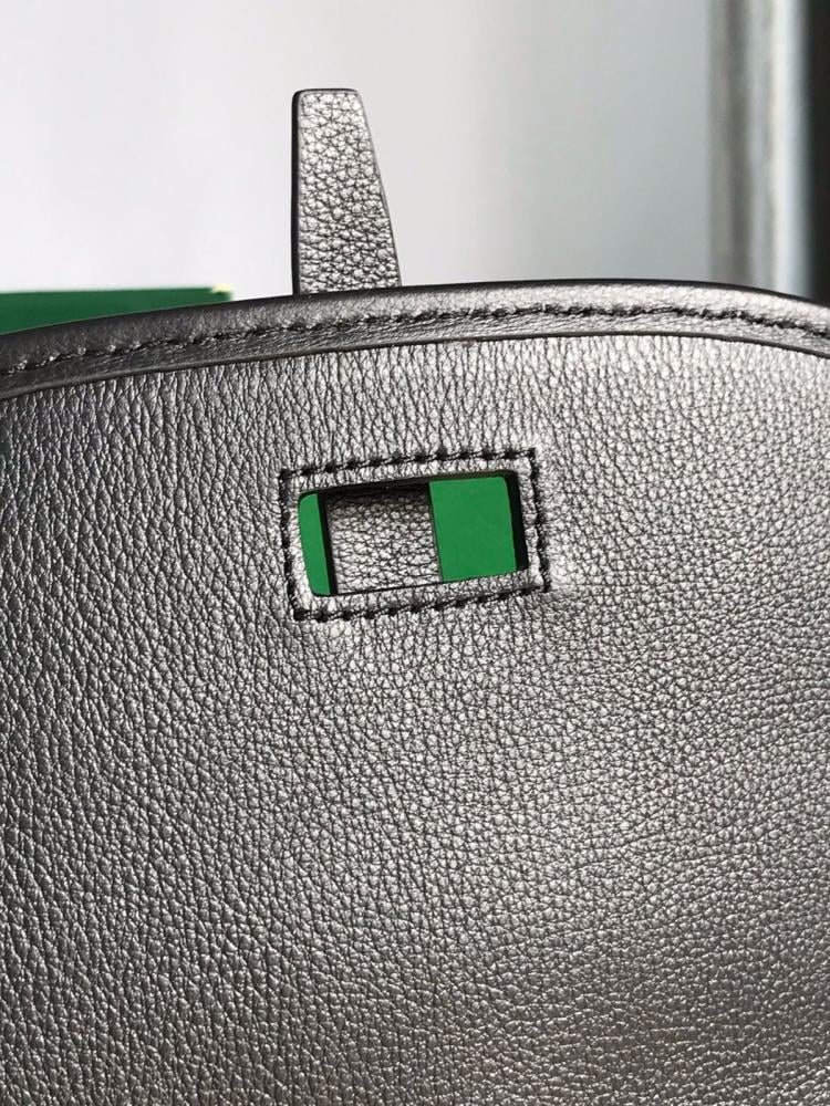 شنطة جويارد Belvedere مقاس 21cm