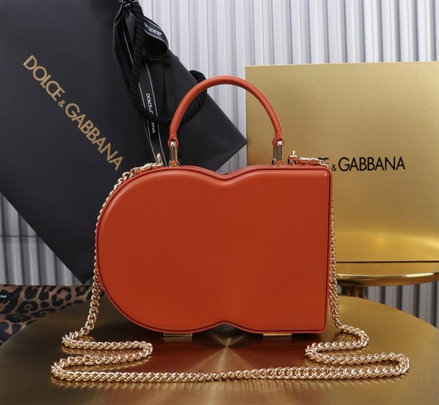 . شنطة دولتشي اند غابانا DG Logo Bag box handbag