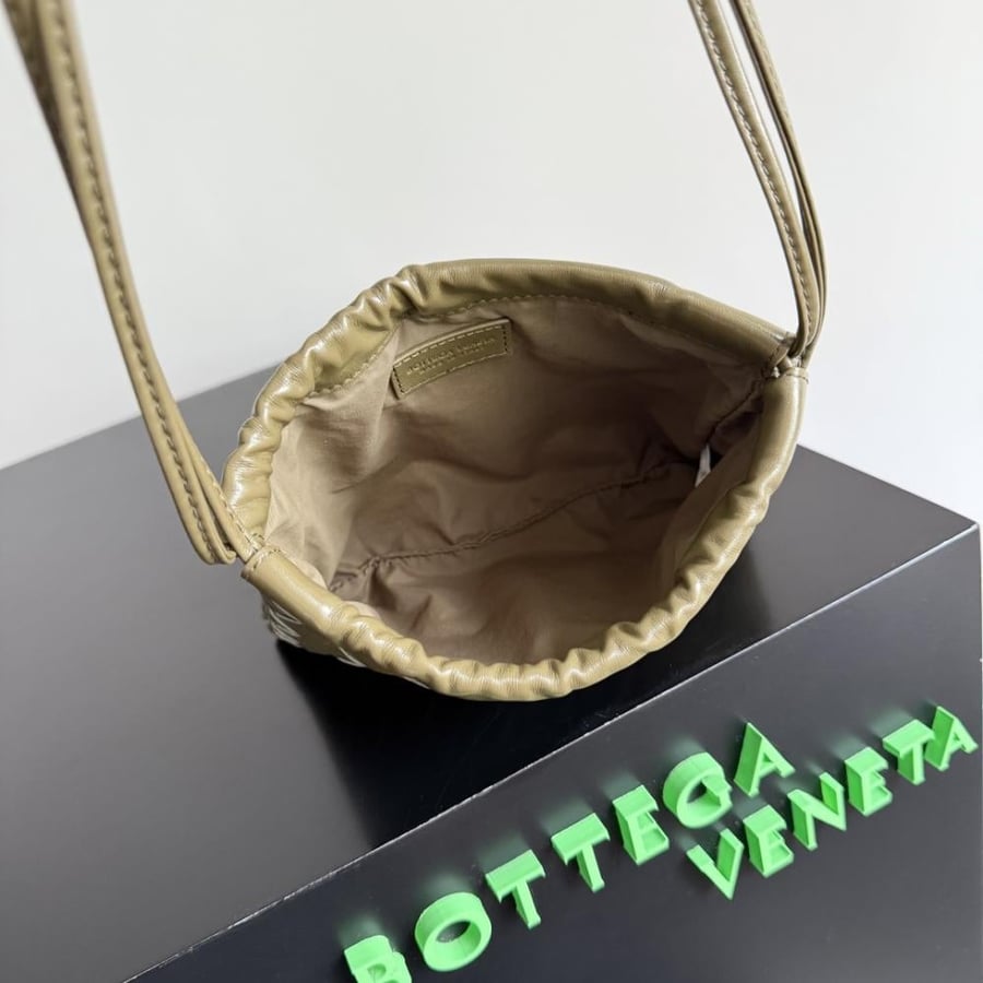 شنطة بوتيغا Mini Dustbag