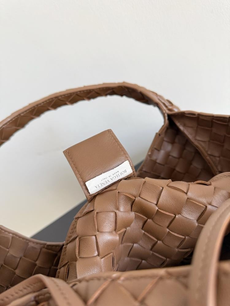 شنطة بوتيغا  Campana