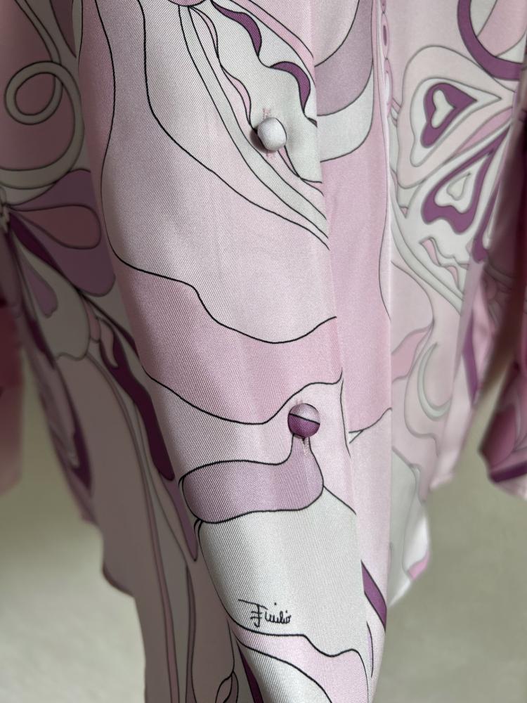 قميص Pucci.