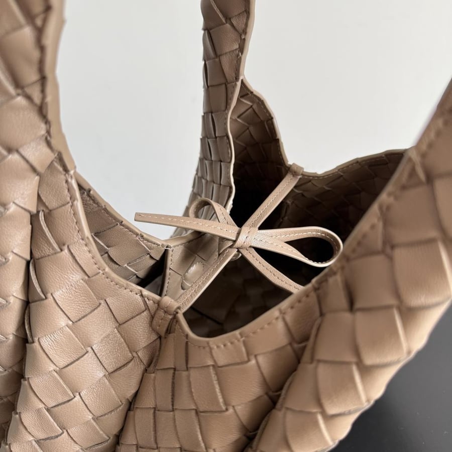 شنطة بوتيغا Campana small