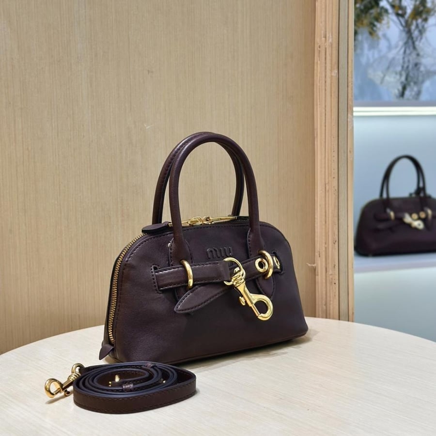 شنطة ميو ميو Mini Shell Miumiu مقاس 21 cm